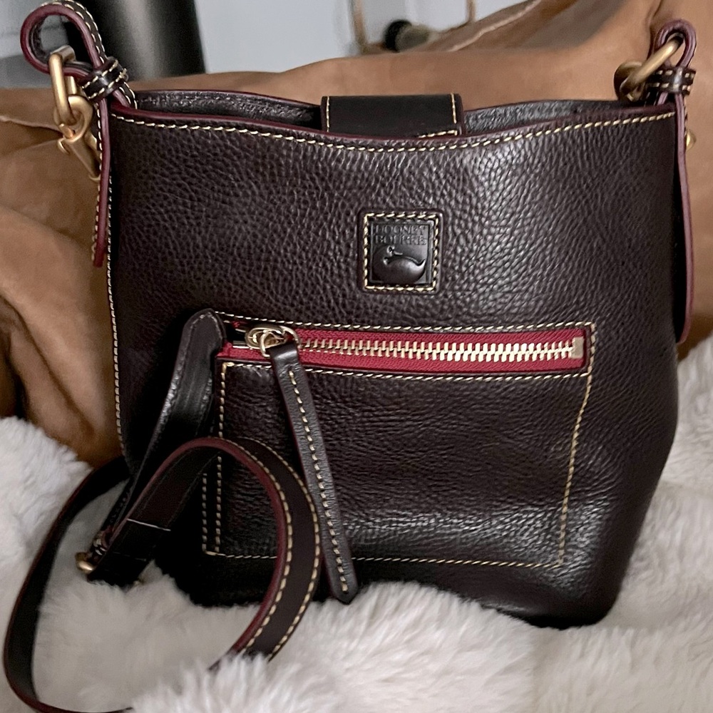 Dooney&Burke Perfect everyday size and shape Crossbody Bag NWT